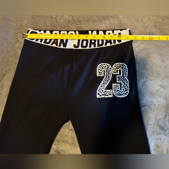 Jordan Training Tights Black/Zebra/White
23 Sz XXL 170-180 CM
14-16 YRS - Picture 8 of 10